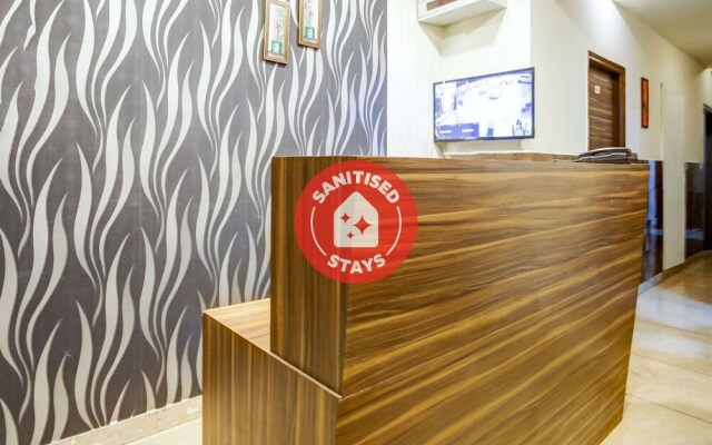 OYO 22825 Hotel Crown Stay inn