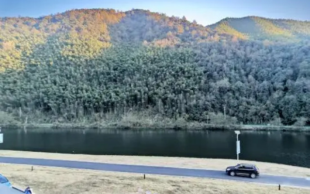 Zhenye Lumingyuan Homestay