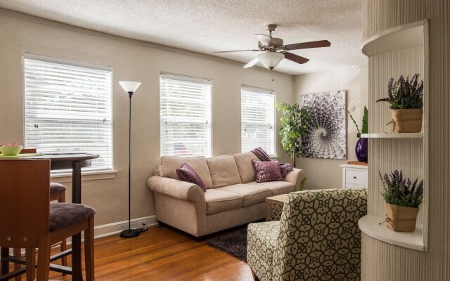 SoHo 2 BR with Parking and WiFi by Frontdesk