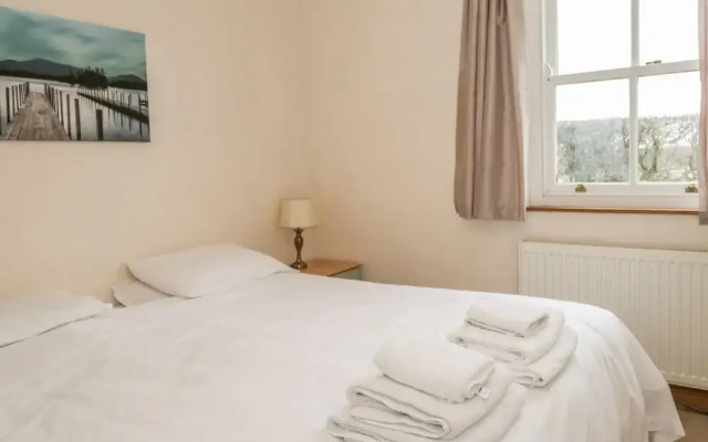 1 Park Nook Close
