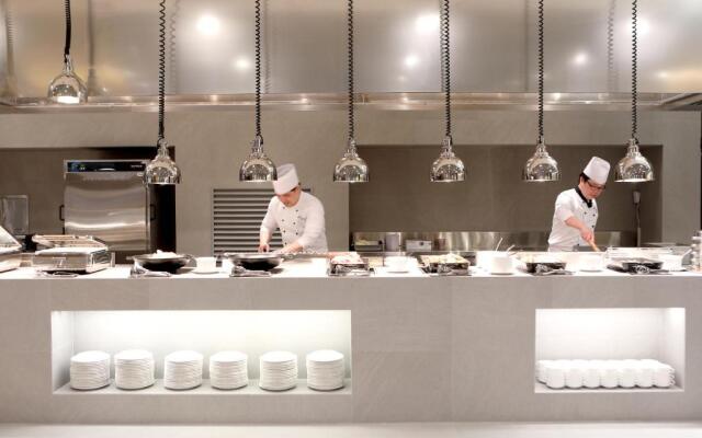 Phoenix Island Ocean Star Resort