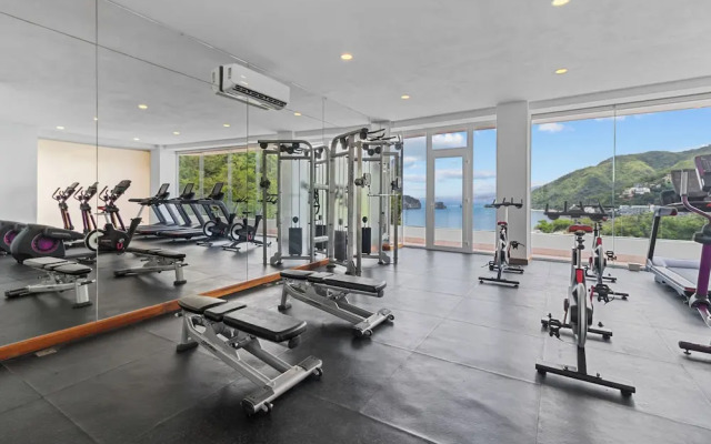 Blue Horizon Luxury Condo