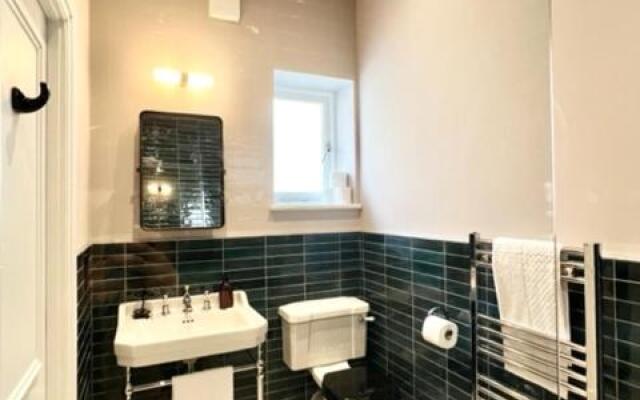 Redland Suites - Apartment 6