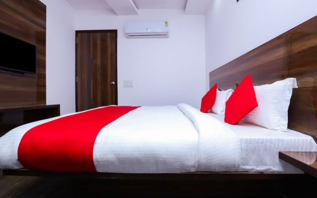 OYO 28606 Kavya Residency