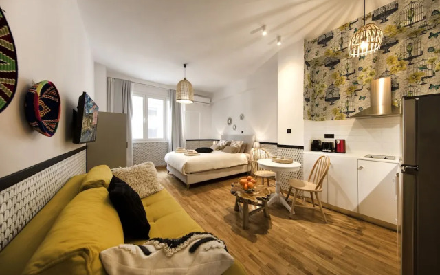 Designer renovated apartment in downtown Athens