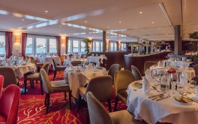Hotelships Holland - MS Charles Dickens