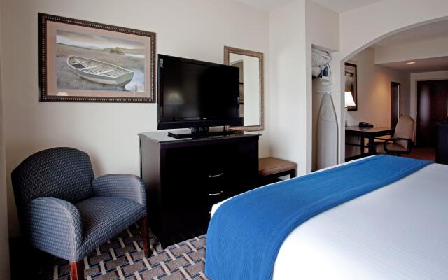 Holiday Inn Express & Suites Hope Mills-Fayetteville Arpt by IHG