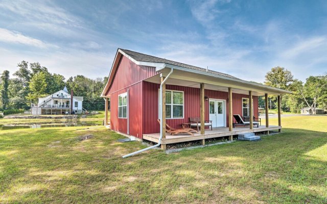 Cottage w/ Pond Views: 13 Mi to Camelback Mountain