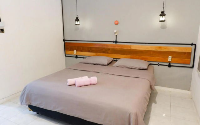 Buton Backpaker Lodge - Hostel