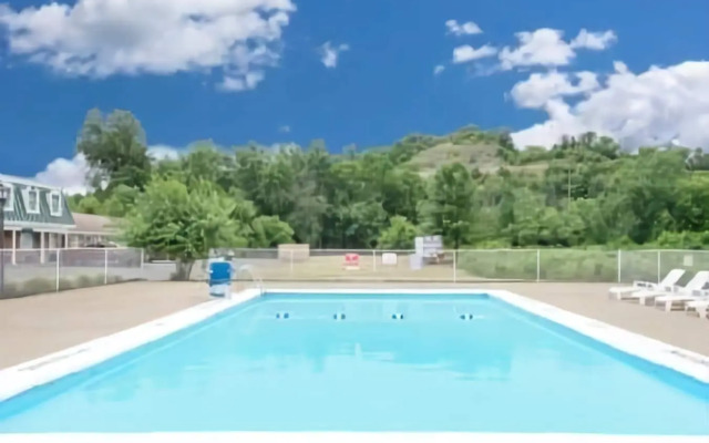 Travelodge by Wyndham New Philadelphia