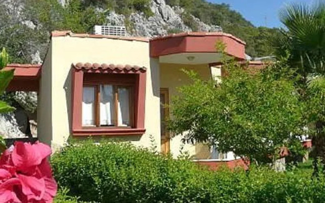 Oblomov Bungalows Apart