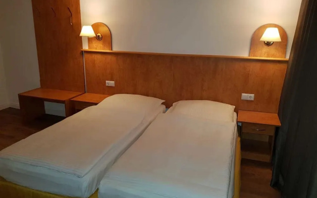 Hotel Krone UG
