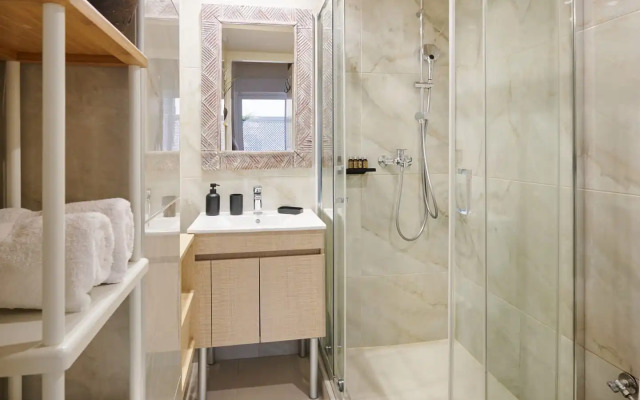 Rastoni Athens Suites nearAcropolis at Tsatsou Street