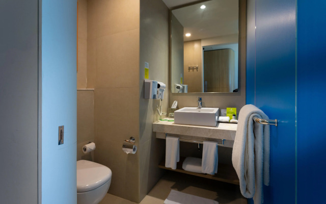 Holiday Inn Bengaluru Racecourse by IHG
