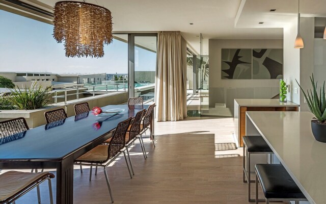Blue Views Penthouse Beachfront Apartments