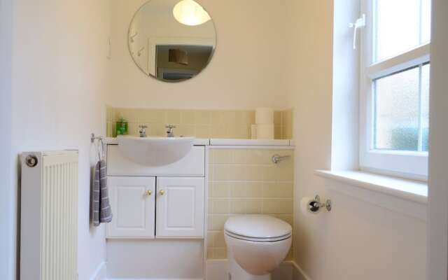 2 Bedroom Home Close To City Centre
