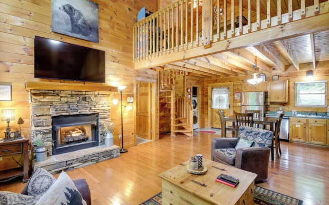 Sevierville Vacation Rental w/ Hot Tub & Grill