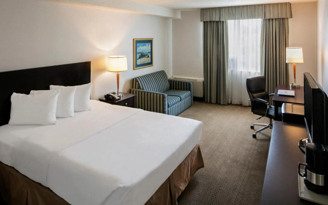 Quality Hotel & Suites Montreal East