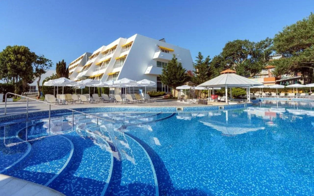 AluaSun Helios Beach – All Inclusive