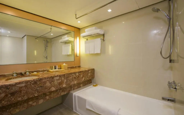 Prince, Marco Polo Hotel