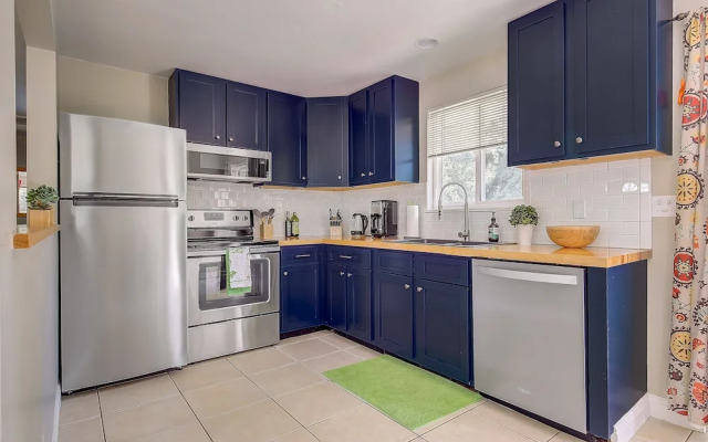 Beautifully Remodeled! Private Park! Close to CU!