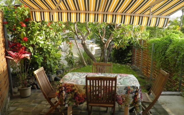 Bungalow with One Bedroom in St Paul , with Wonderful Sea View, Enclosed Garden And Wifi - 8 Km From the Beach