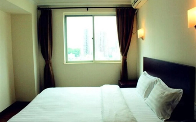Yi Jia Holiday Hotel