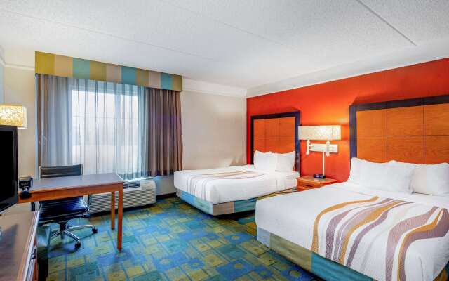 La Quinta Inn & Suites by Wyndham Fremont / Silicon Valley