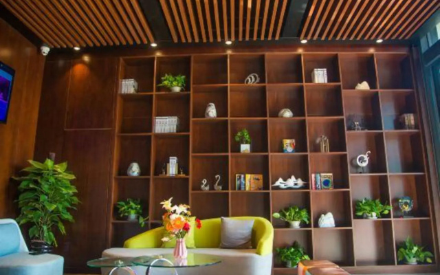 Elong Migao Fashion Hotel (Fei County New Bus Station)