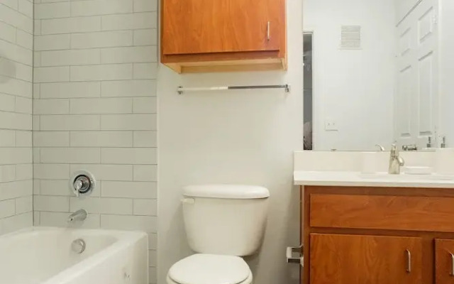 Upstay - Condo With Pool-gym-games-bbq - Walk to Uoft