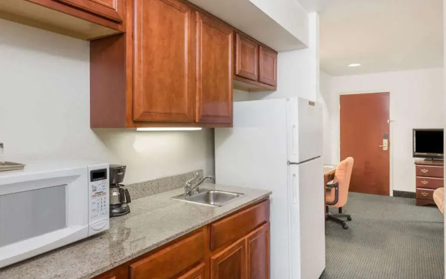 Clarion Pointe Charleston - West Ashley