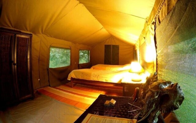 Pioneer Lodge Camp and Safaris