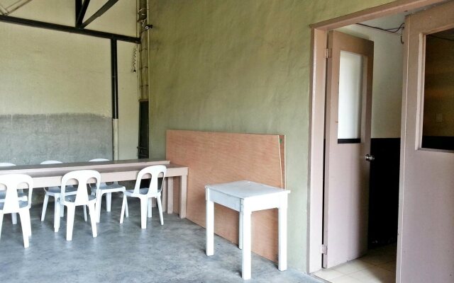 UPSTAIRs BED & BATH