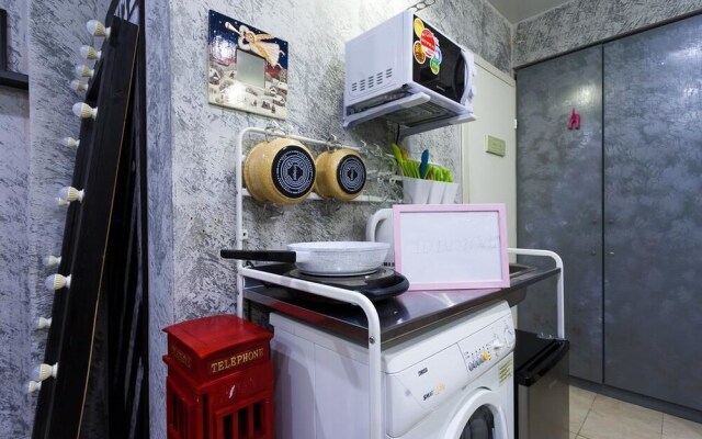 RentalSPb London cafe Studio