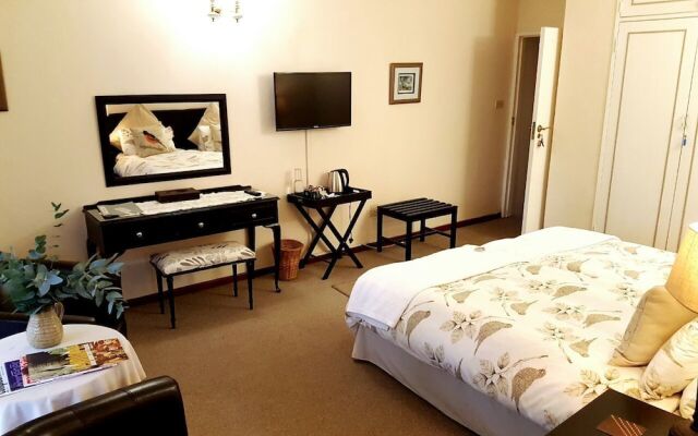 Thatchings Guest House