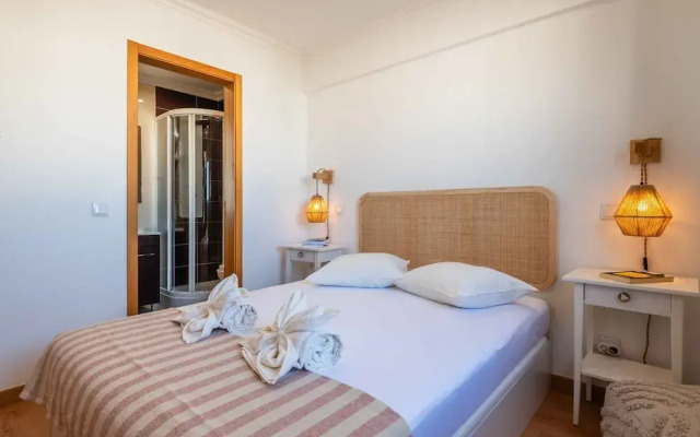 Montechoro Sea View 3 Bedroom Apartment