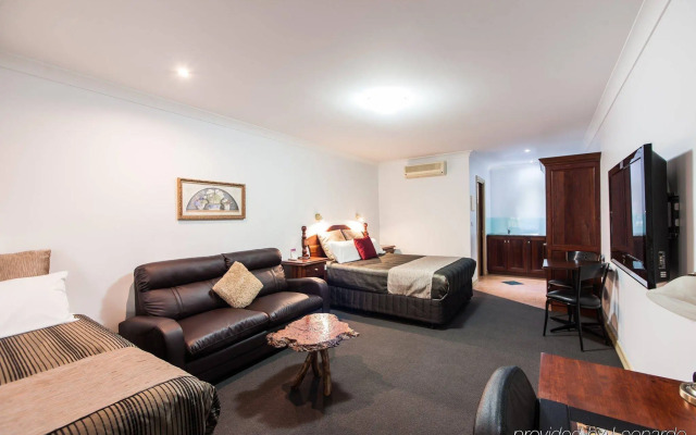 The Georgian Motor Lodge