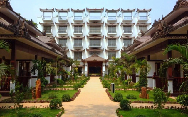 Yadanarpon Dynasty Hotel