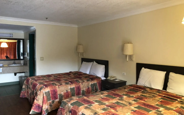 Travelers Inn