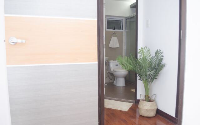 Decorated Duplex Apartment @ BGC