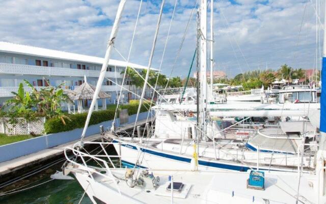 Flamingo Bay Hotel & Marina at Taino Beach