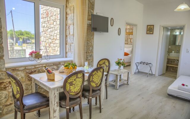 Haraki Stone Apartments