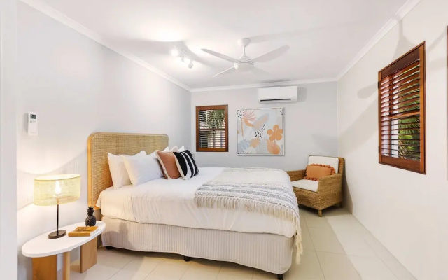 Melaleuca Hideaway - Beach Pool Free Parking – Guest Rooms – Cairns