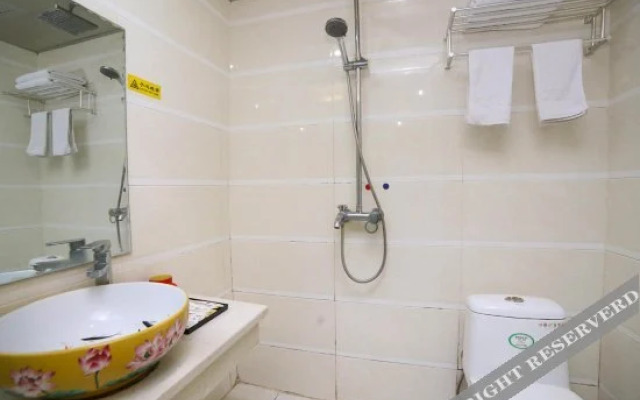 Lijin Express Holiday Hotel