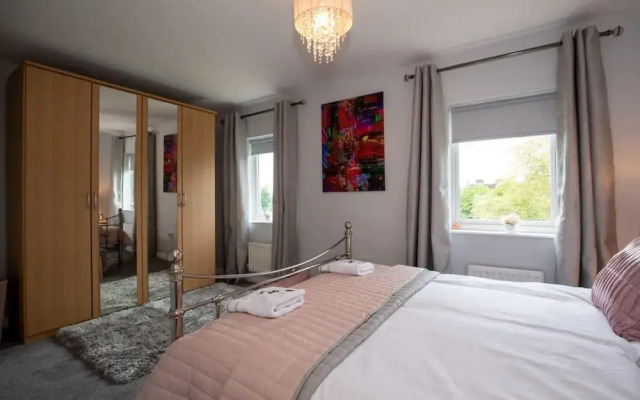 Blue Bridge View - Sleeps 7 With Free Parking