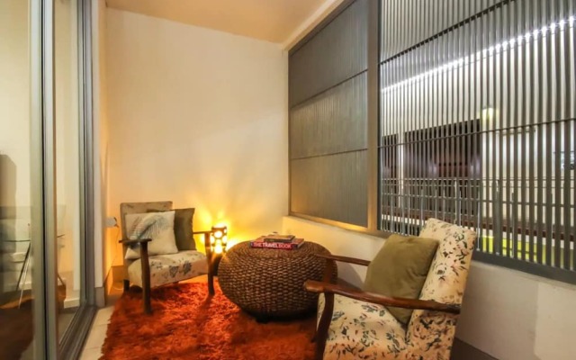 Large 3 Bedroom Apartment with River Views near the Stadium