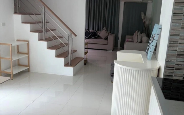 East BangtaoVille Townhouse