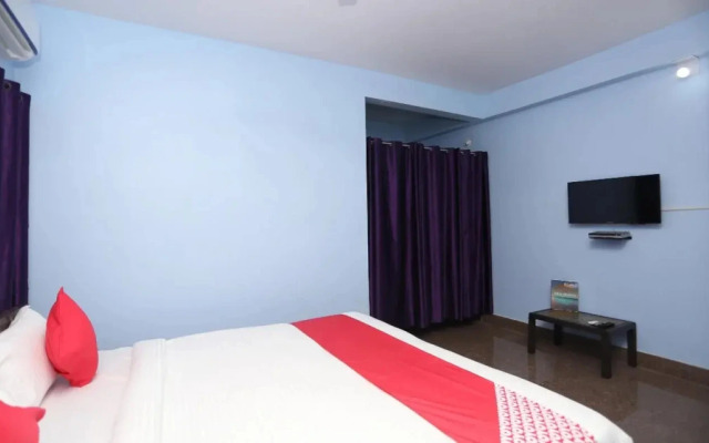 OYO 18355 Hotel Moonlight