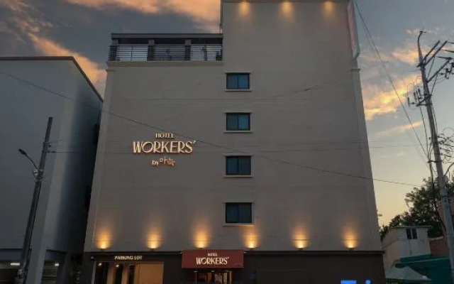 Workers Hotel Ansan by Aank