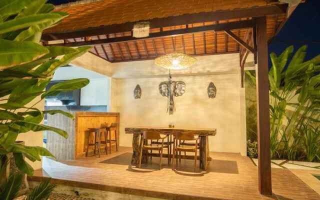 Mupu Jana G.House Keramas